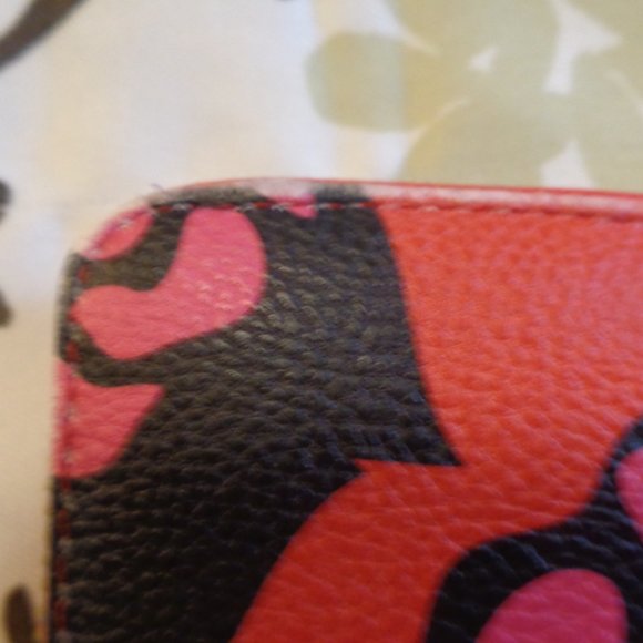 Betsey Johnson Red Rose Floral Wristlet Wallet - Picture 7 of 10